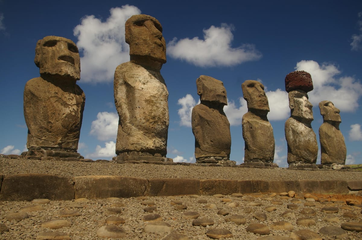 Moai de l'île de Pâques (Ahu Tongariki)